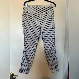 7th Avenue Design Studio New York & Company Black and White Polka Dot Capris in